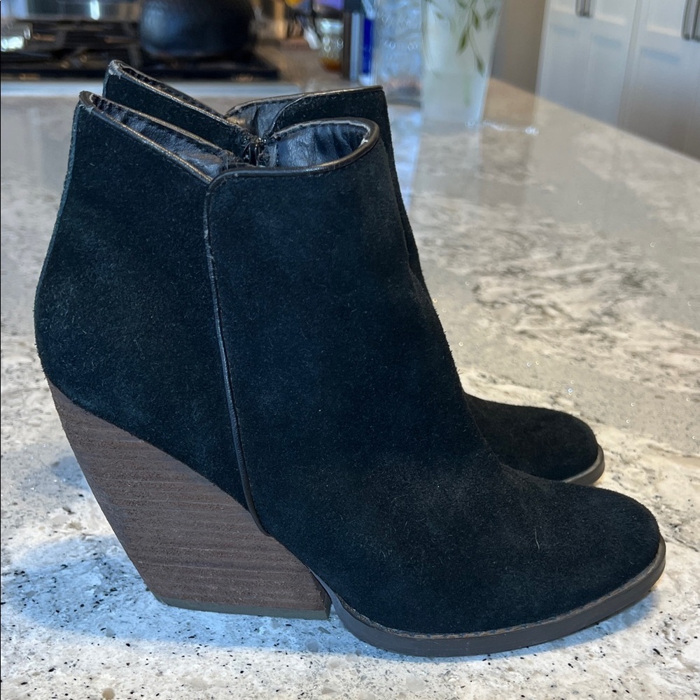 Very Volatile Black Suede Ankle Booties Size 7.5 EUC